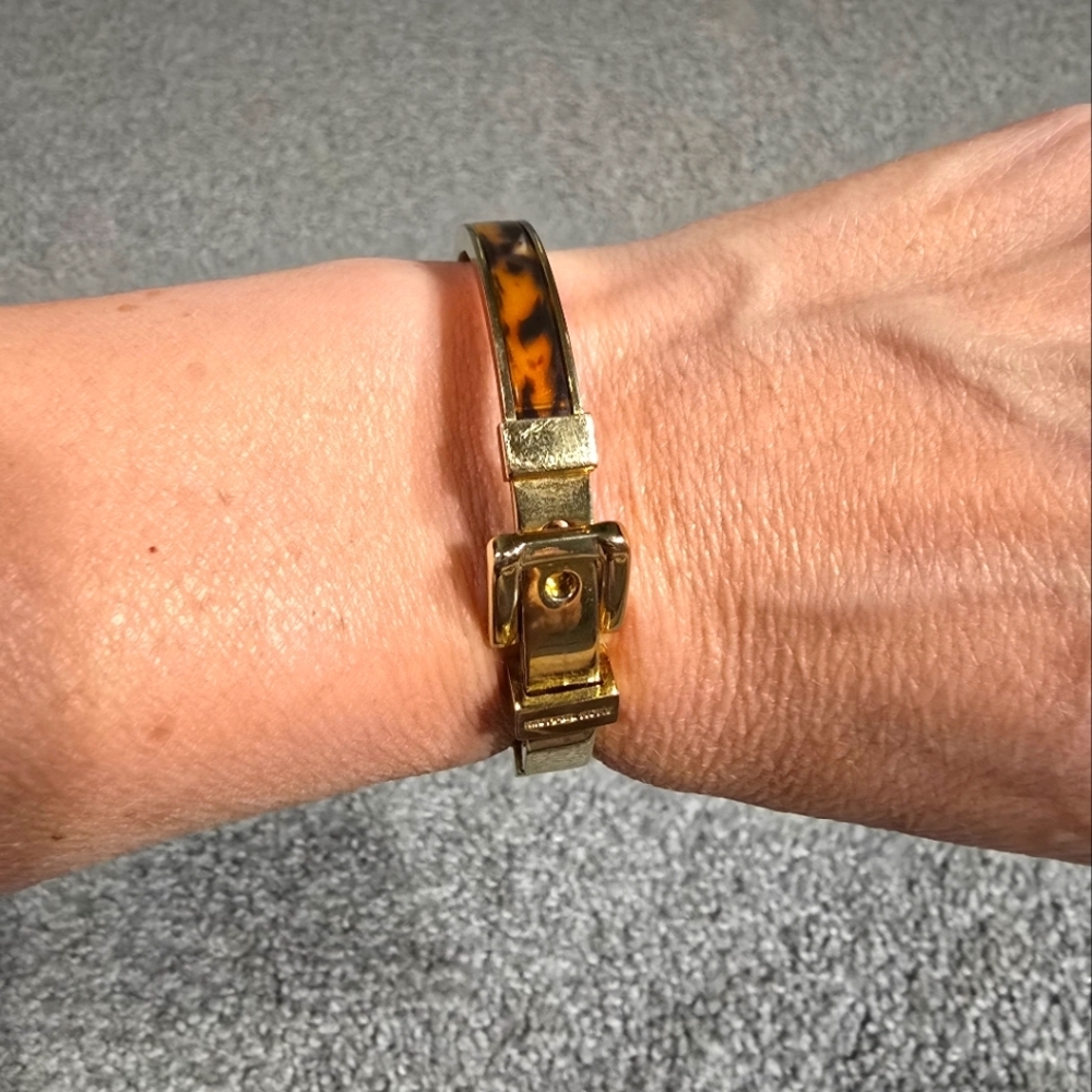 Michael Kors Bedford Buckle Bangle Bracelet Tortoise Classic